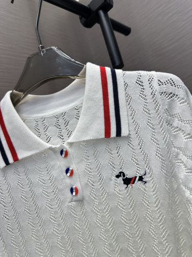 送料込 2026 トム·ブラウン 新作 半袖Tシャツ 偽物 2色