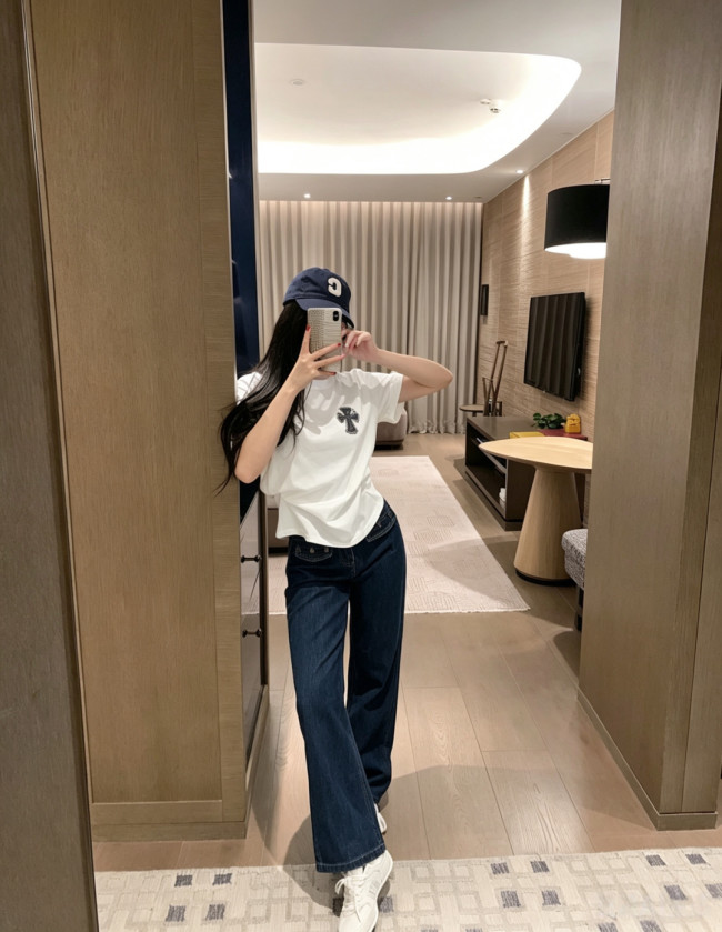 激安価格！ 2026 クロムハーツ 新作 半袖Tシャツ 偽物