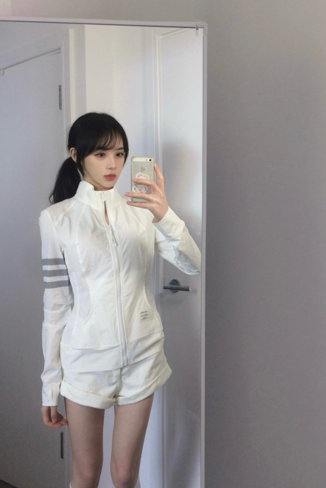 注目度抜群！2026 トム·ブラウン 新作 日焼け止め服 スーパーコピー