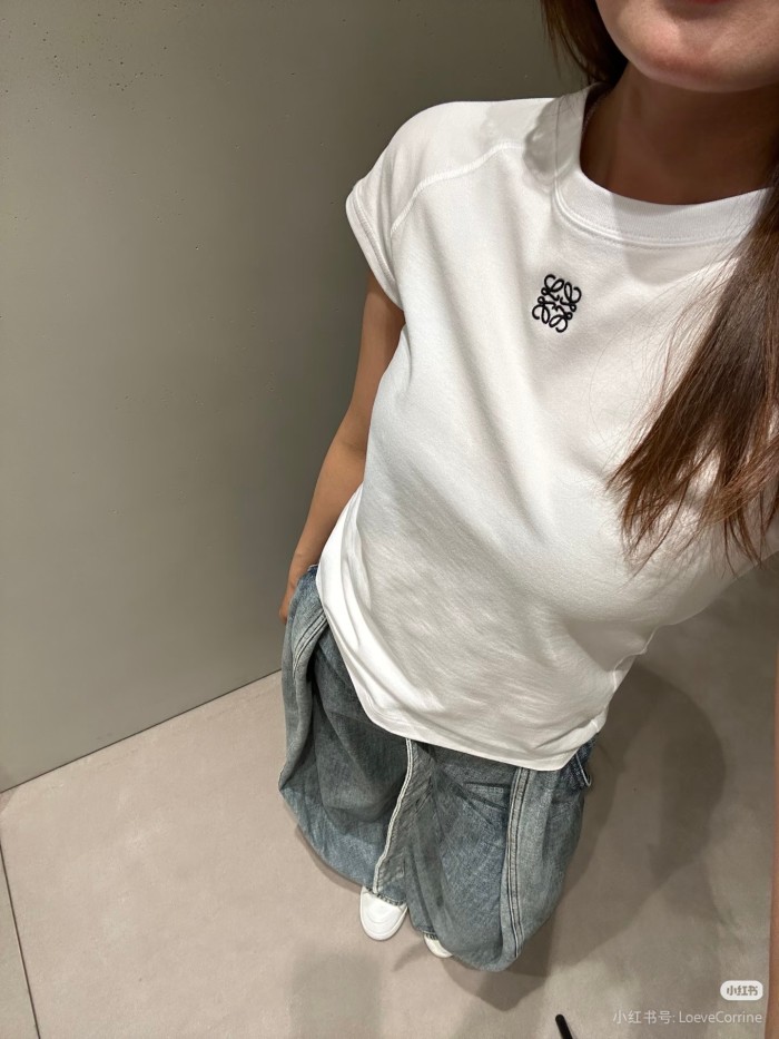 肌触り最高な  2026 ロエベ 新作 半袖Tシャツ 偽物