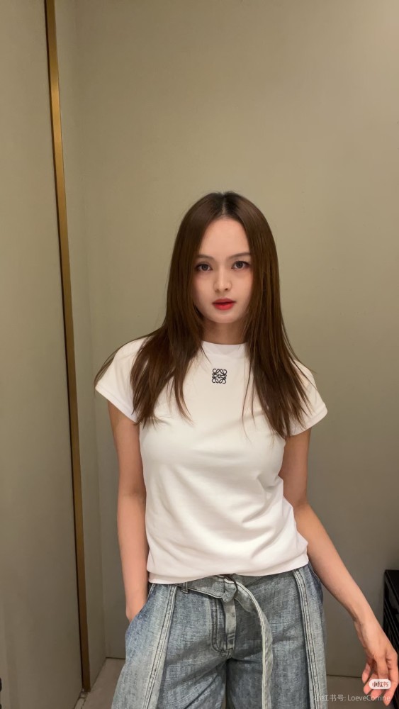 肌触り最高な  2026 ロエベ 新作 半袖Tシャツ 偽物