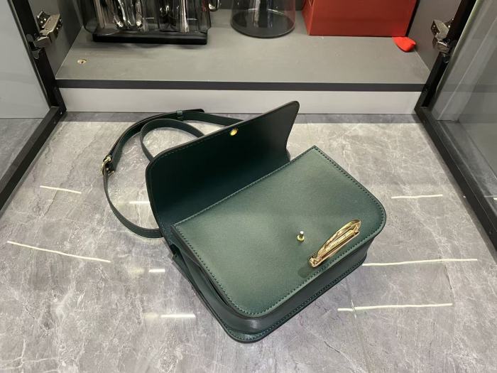 肌触り最高な グッチ レディース ショルダーバッグ コピー 846705