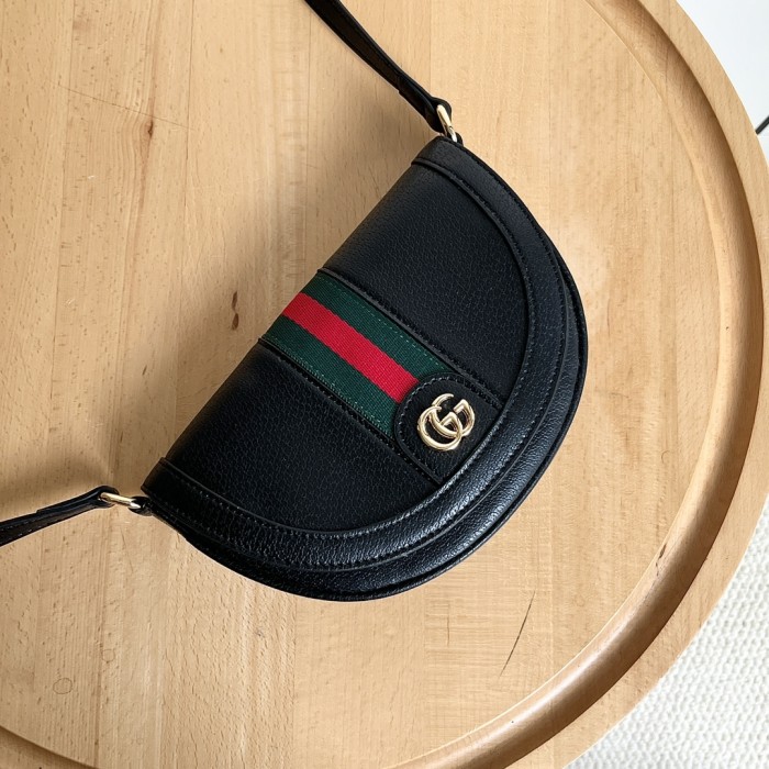 注目度抜群！グッチ レディース ショルダーバッグ コピー 757309