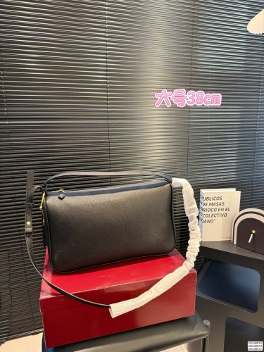 【限定カラー】グッチ レディース ショルダーバッグ スーパーコピー 58911