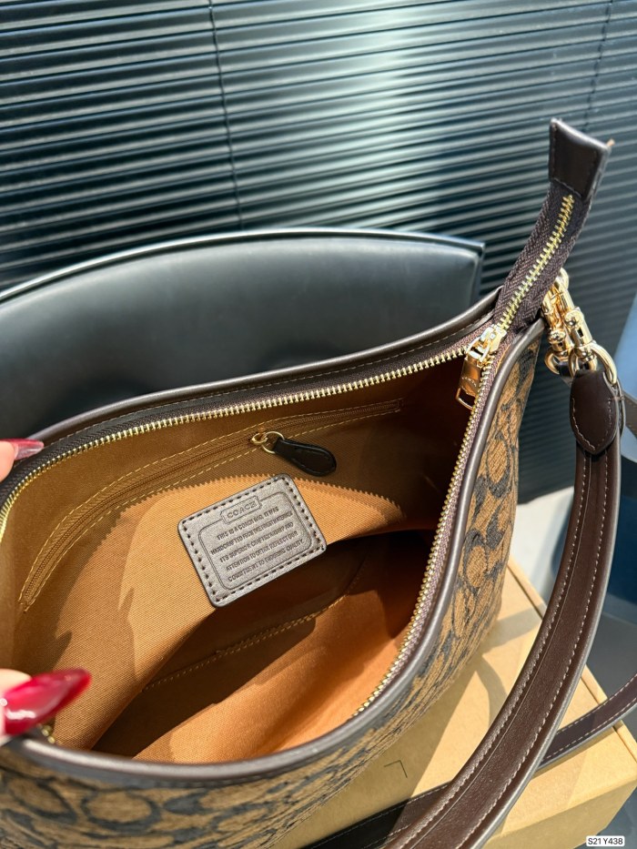 目を惹くカラー コーチ レディース ハンドバッグ スーパーコピー Y438