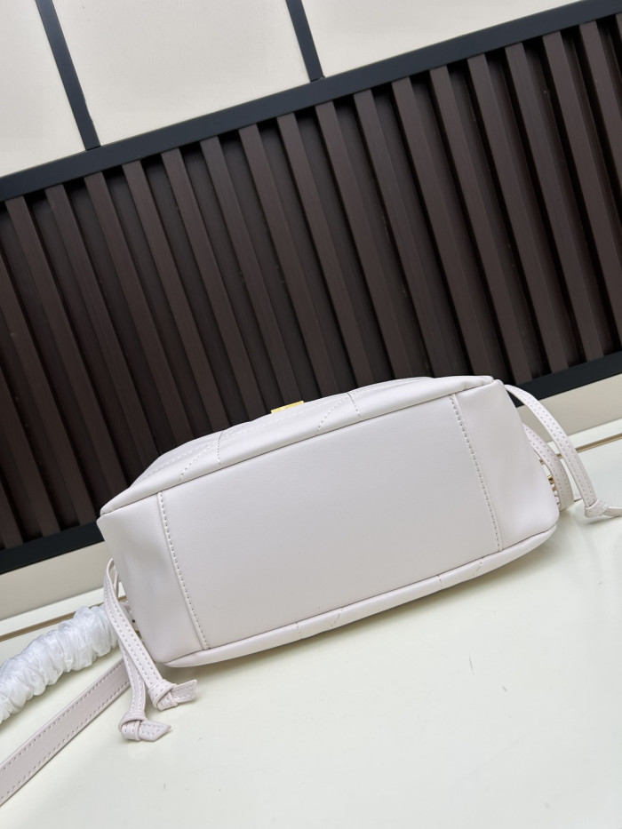 すぐ届く サンローラン レディース ショルダーバッグ 偽物 7016