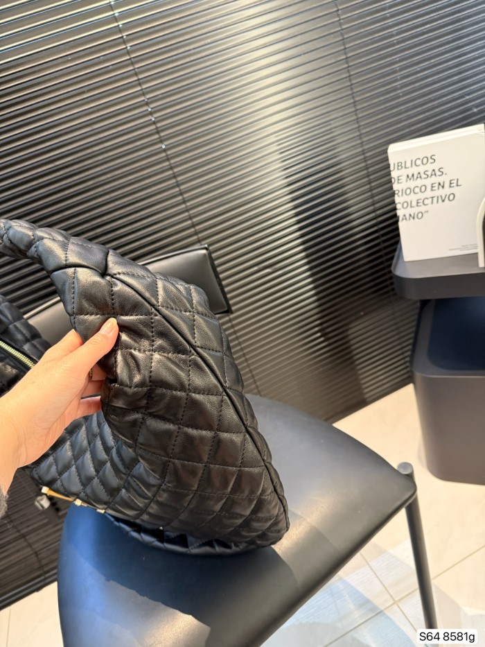 目を惹くカラー サンローラン レディース ハンドバッグ コピー 8581