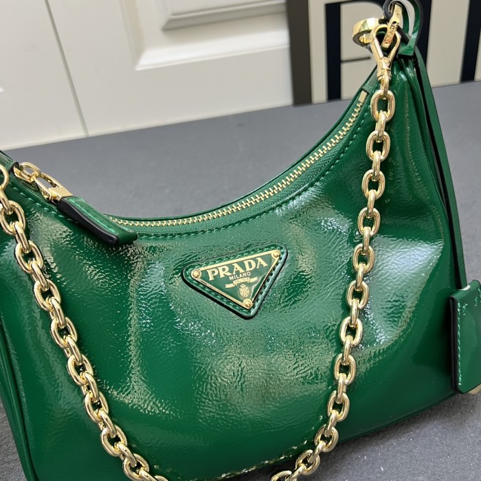 入手困難品！プラダ レディース ショルダーバッグ 偽物 H08900