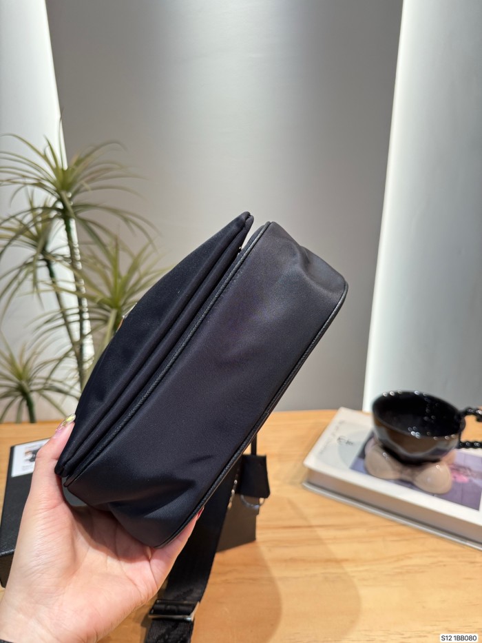 即発送！プラダ レディース ショルダーバッグ スーパーコピー 1BB080