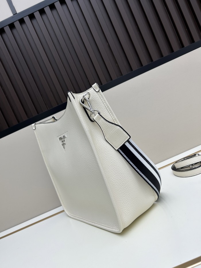 送料込 プラダ レディース ショルダーバッグ コピー 1BC073L