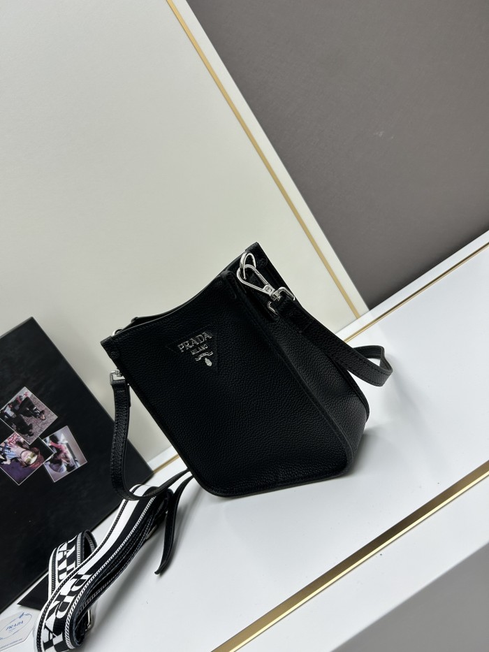 高品質 プラダ レディース ショルダーバッグ 偽物 1BC073