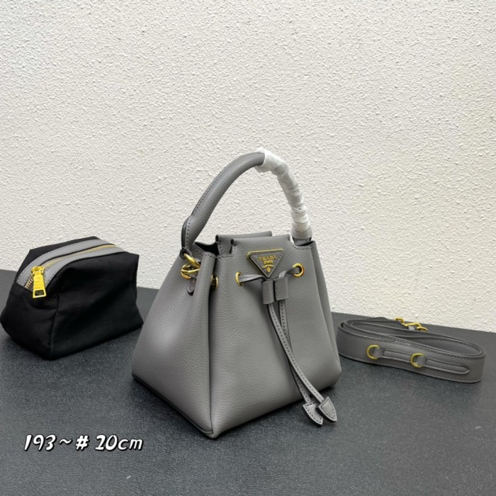 高品質♪♪♪ プラダ レディース バケツバッグ スーパーコピー 1BH193