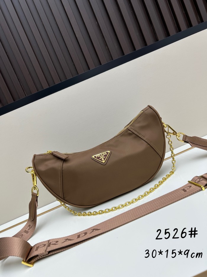 注目度抜群！プラダ レディース ショルダーバッグ スーパーコピー 2526