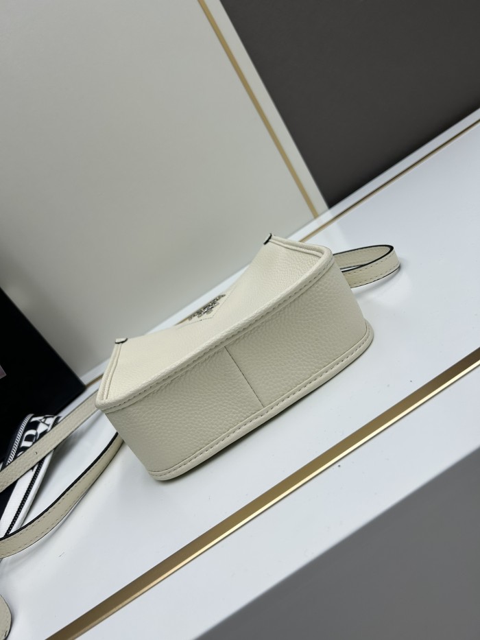 【大特価】プラダ レディース ショルダーバッグ スーパーコピー 1BC073