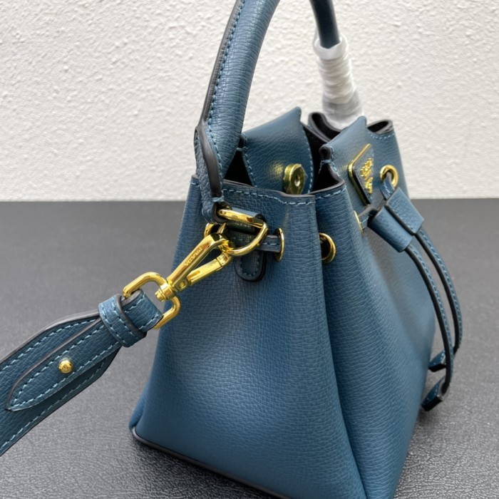 日本未入荷 プラダ レディース バケツバッグ スーパーコピー 1BH193