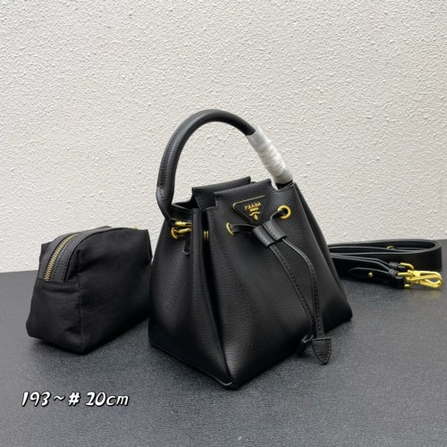 世界中で大人気♪ プラダ レディース バケツバッグ 偽物 1BH193