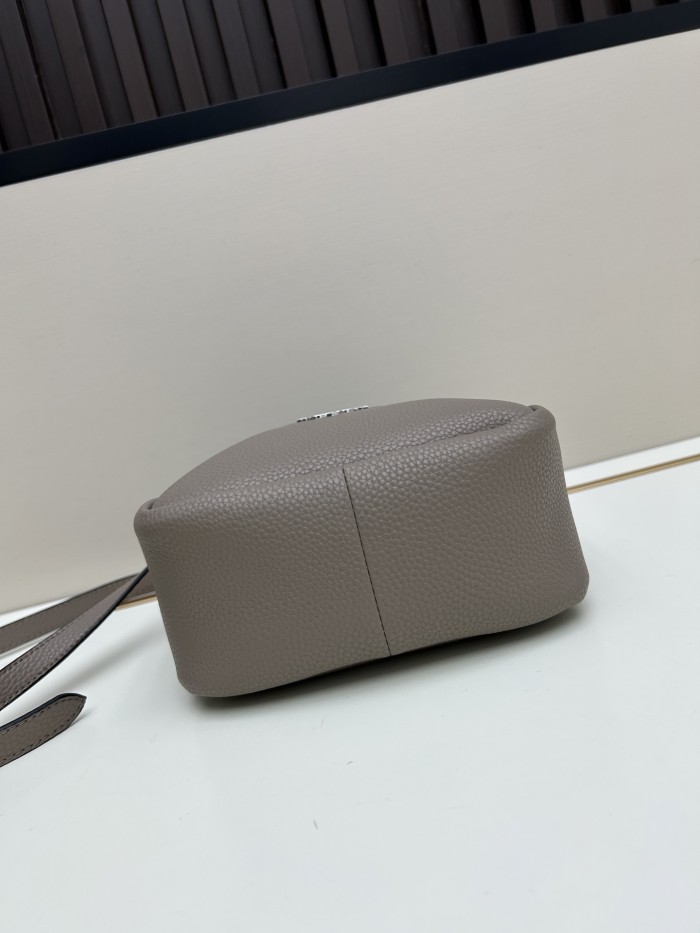 高品質♪♪♪ プラダ レディース バケツバッグ 偽物 1BA349
