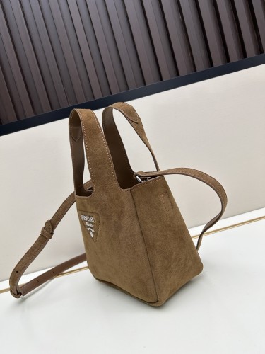 日本未入荷 プラダ レディース バケツバッグ 偽物 1BA349