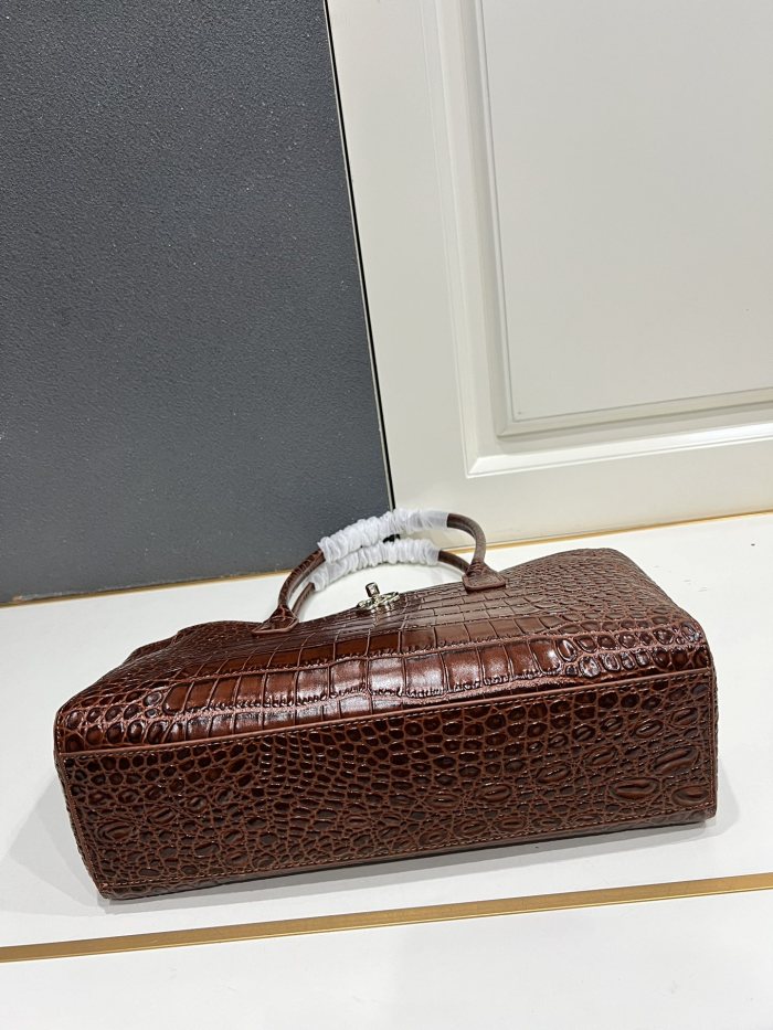 完売必至 シャネル レディース トートバッグ スーパーコピー 1A010