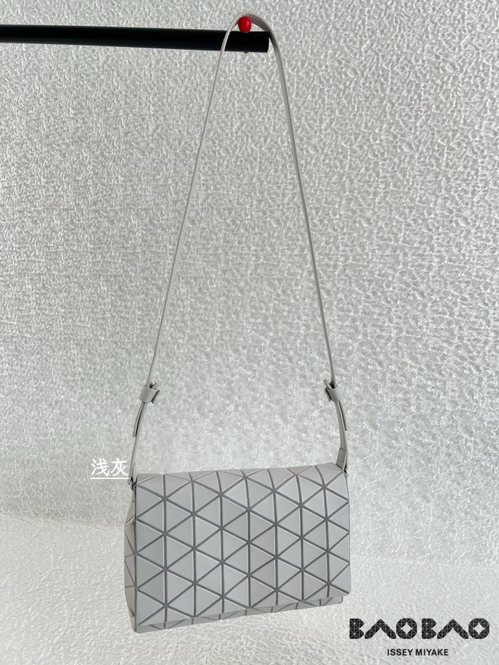 ☆超人気☆ イッセイミヤケ レディース ショルダーバッグ コピー