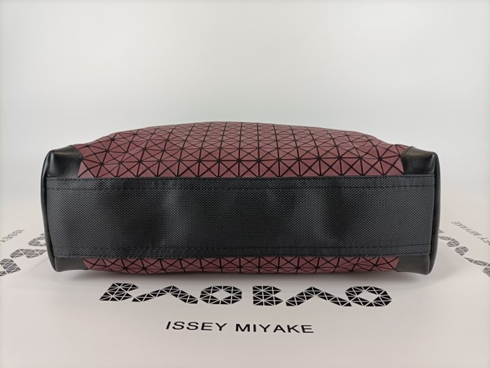 送料込 イッセイミヤケ レディース ショルダーバッグ スーパーコピー
