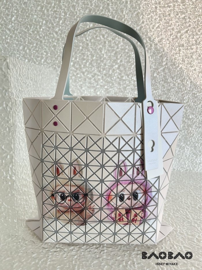 絶対欲しい！イッセイミヤケ レディース トートバッグ コピー