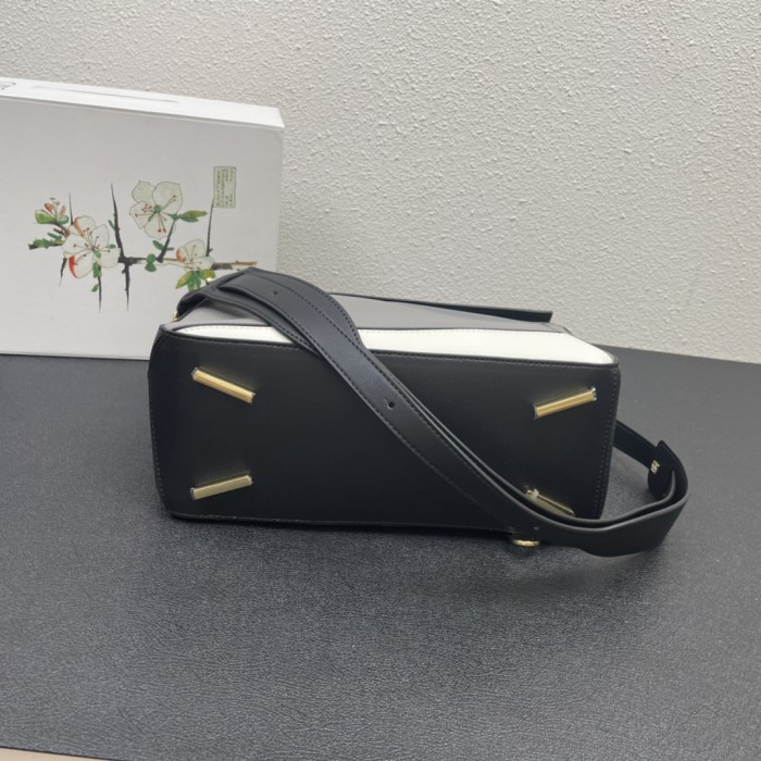 ☆超人気☆ ロエベ レディース ショルダーバッグ スーパーコピー 0153