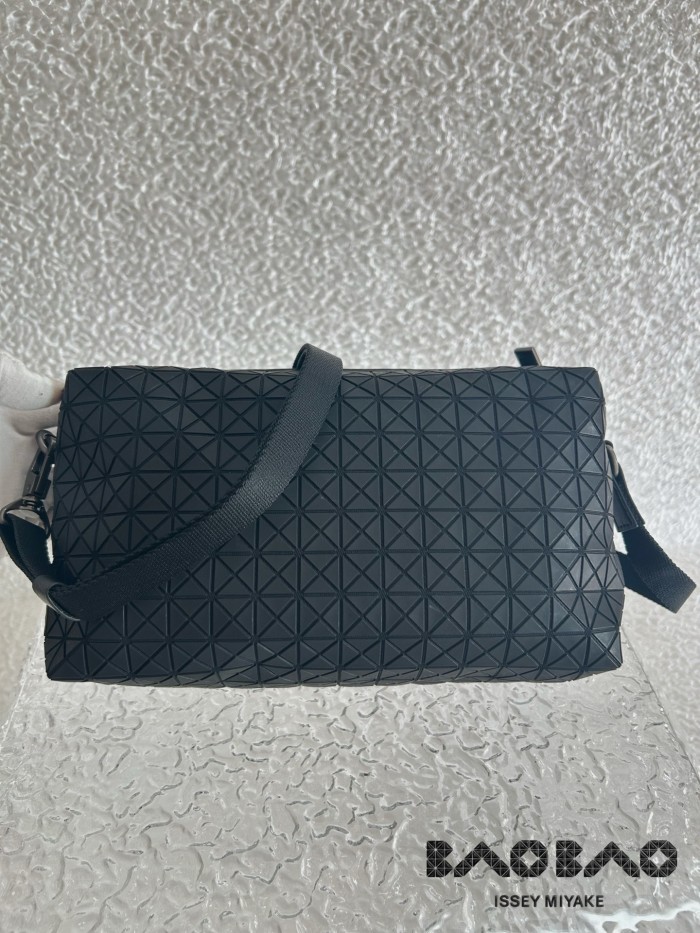 高品質♪♪♪ イッセイミヤケ レディース ショルダーバッグ 偽物