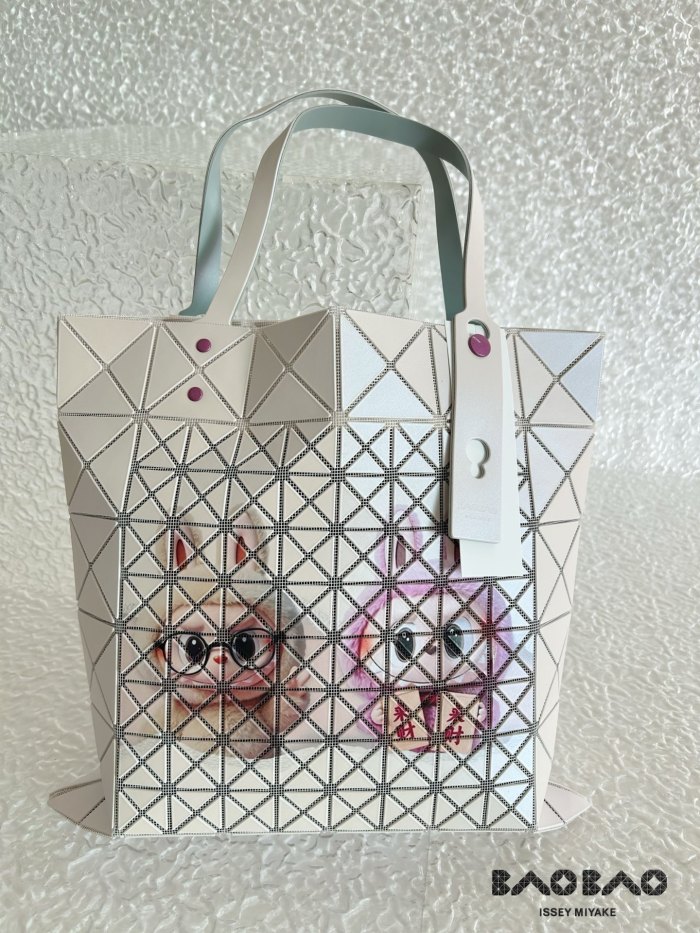 絶対欲しい！イッセイミヤケ レディース トートバッグ コピー