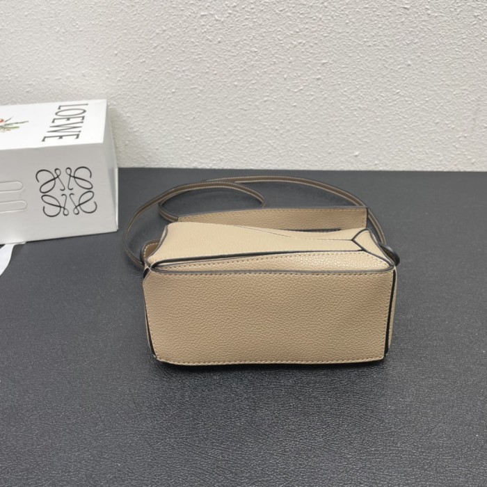 肌触り最高な ロエベ レディース ショルダーバッグ スーパーコピー 0150
