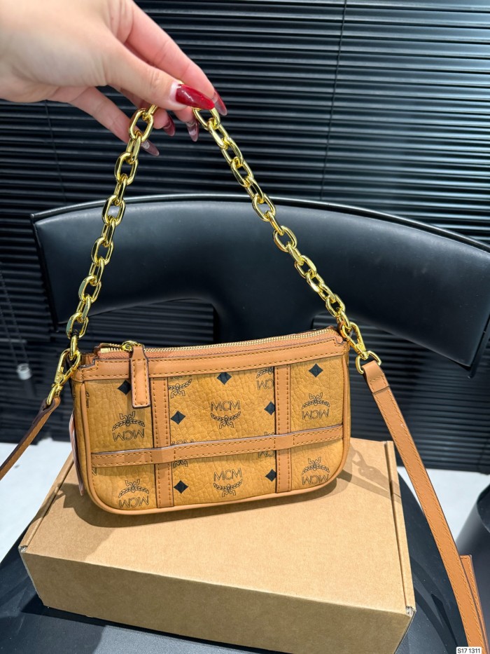 送料込 エムシーエム レディース ショルダーバッグ スーパーコピー 1311