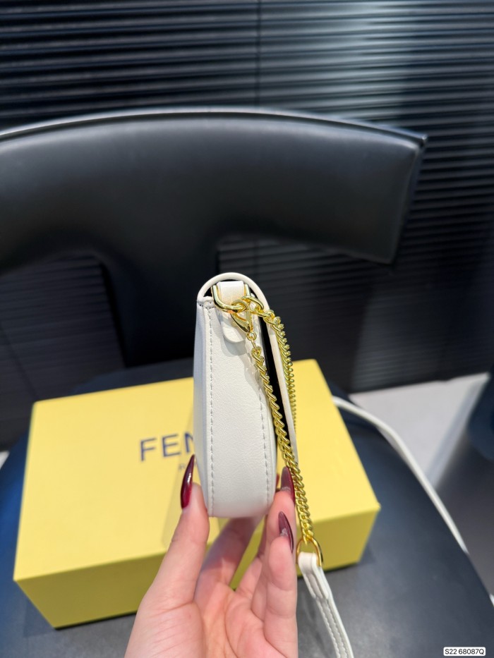 完売前に！フェンディ ショルダーバッグ スーパーコピー