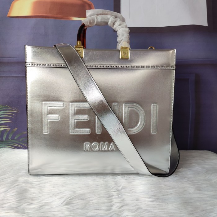 ☆超人気☆ フェンディ レディース トートバッグ 偽物 8BH386