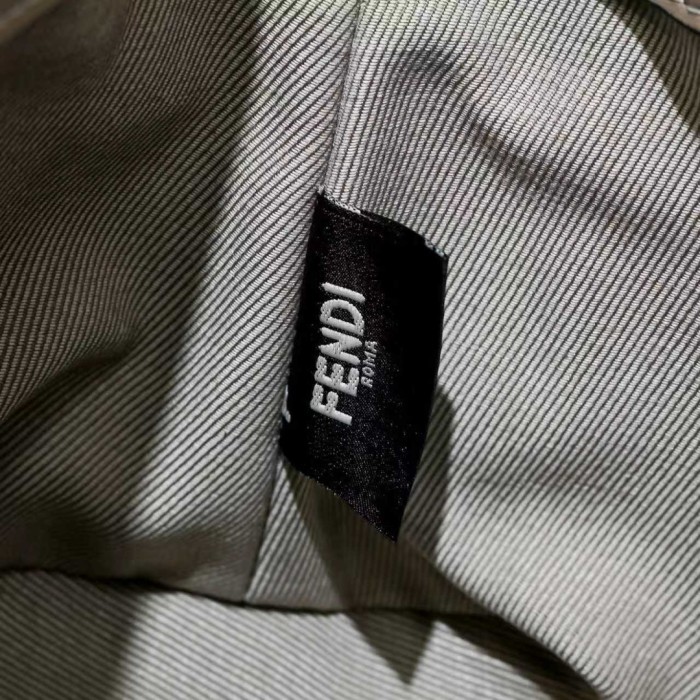 日本未入荷 フェンディ ショルダーバッグ スーパーコピー
