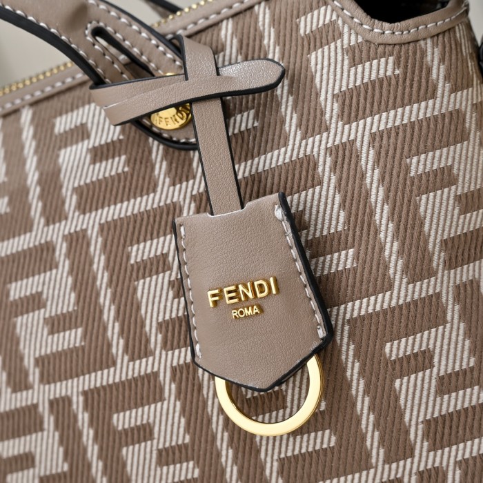 日本未入荷 フェンディ ショルダーバッグ スーパーコピー