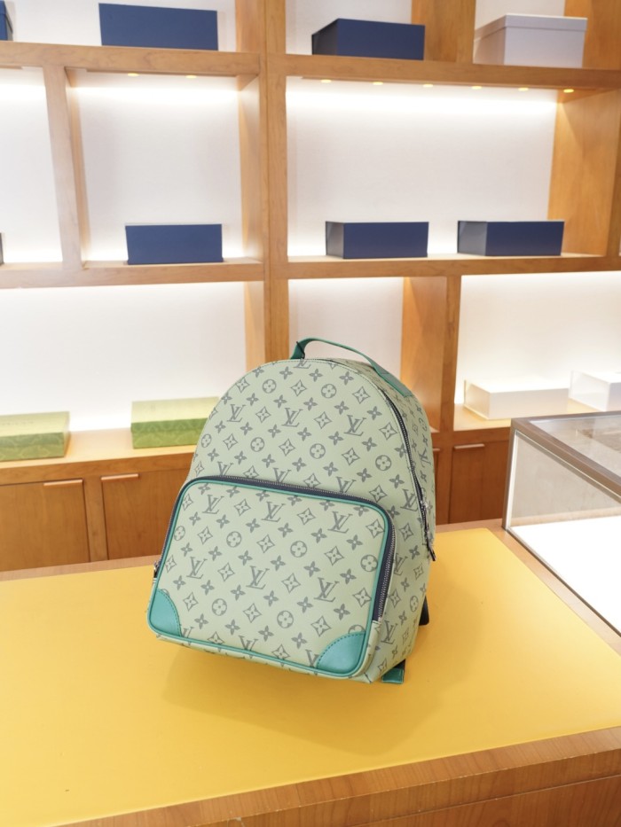 新色登場☆ ルイヴィトン バックパック スーパーコピー