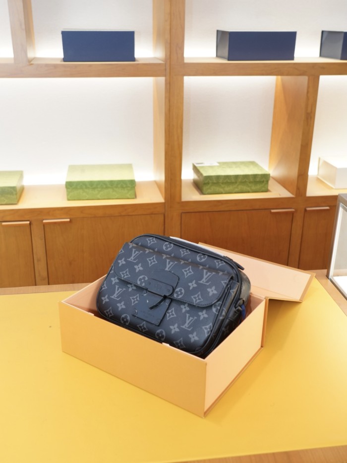 【大特価】ルイヴィトン ショルダーバッグ 偽物