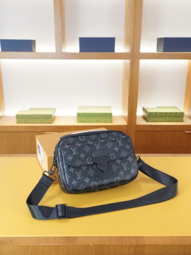 【大特価】ルイヴィトン ショルダーバッグ 偽物