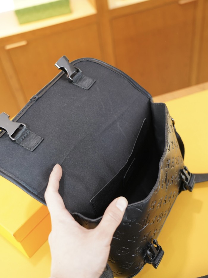 日本未入荷 ルイヴィトン ショルダーバッグ コピー