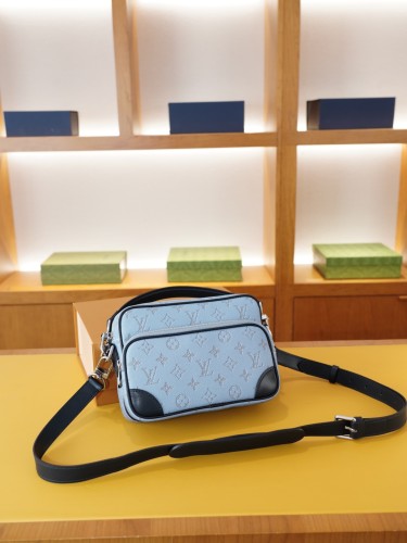 日本未入荷 ルイヴィトン ショルダーバッグ スーパーコピー