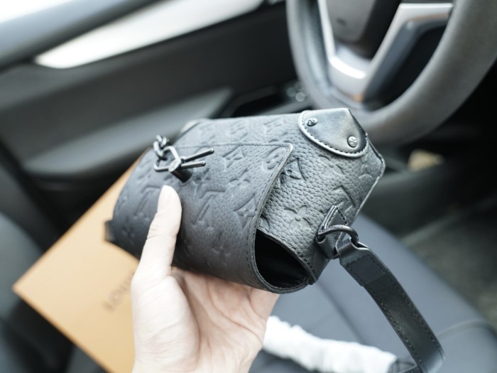激安価格！ルイヴィトン ショルダーバッグ 偽物