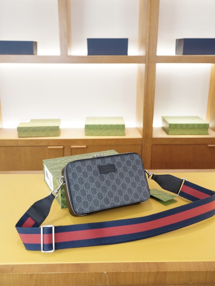 超希少！グッチ ショルダーバッグ 偽物