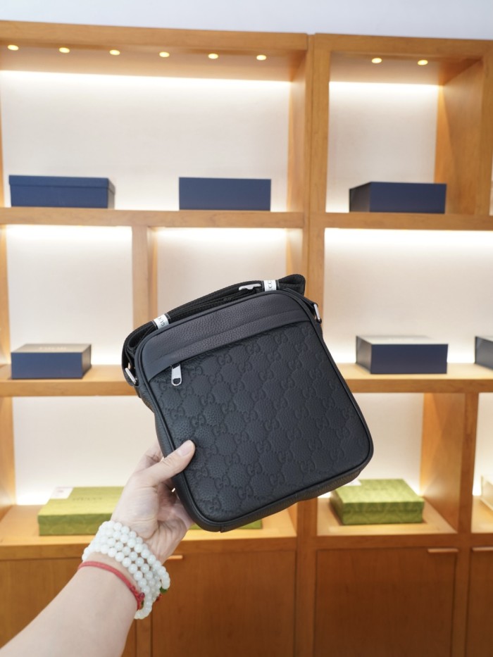 送料込 グッチ ショルダーバッグ コピー