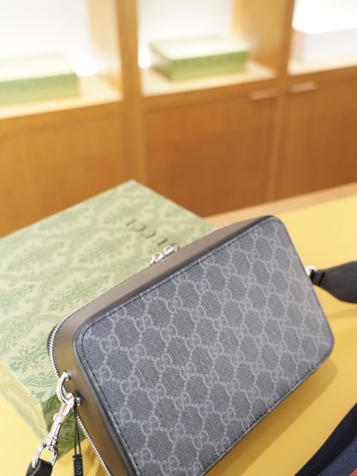 超希少！グッチ ショルダーバッグ 偽物