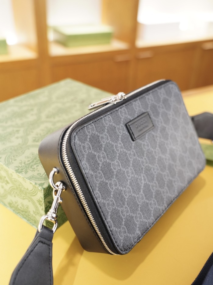 超希少！グッチ ショルダーバッグ 偽物