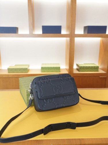 目を惹くカラー グッチ ショルダーバッグ 偽物