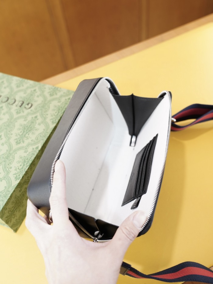 超希少！グッチ ショルダーバッグ 偽物