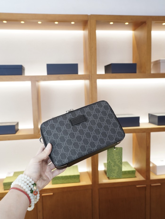 超希少！グッチ ショルダーバッグ 偽物