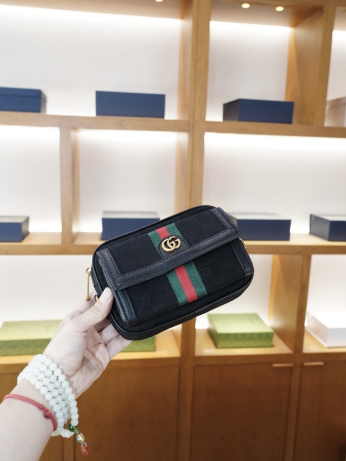 定番人気！グッチ ショルダーバッグ 偽物