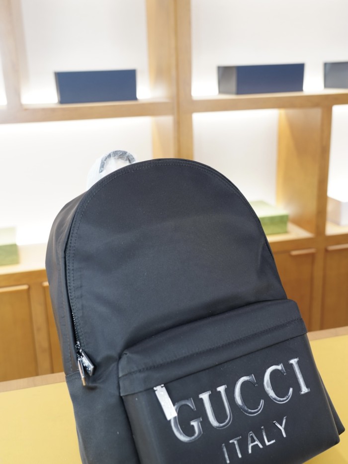 超希少！グッチ バックパック 偽物